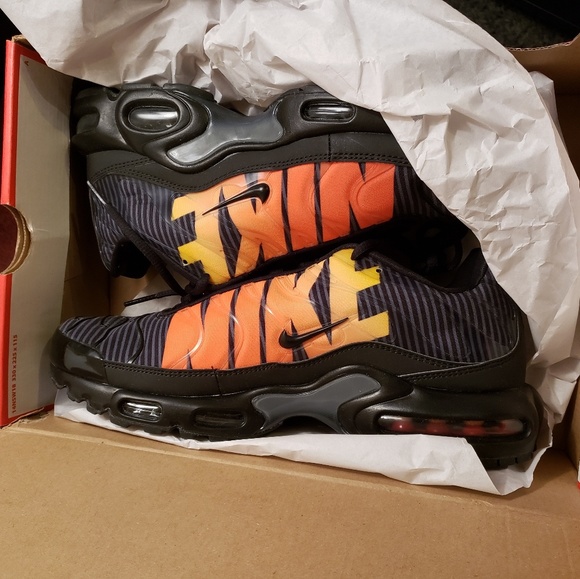 Nike Air Max Plus TN AT0040-002 Black Yellow Orang - Picture 8 of 8